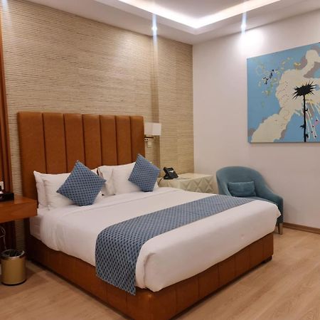 Sarwat Park Hotel Riyadh - Diplomatic Quarter Bagian luar foto