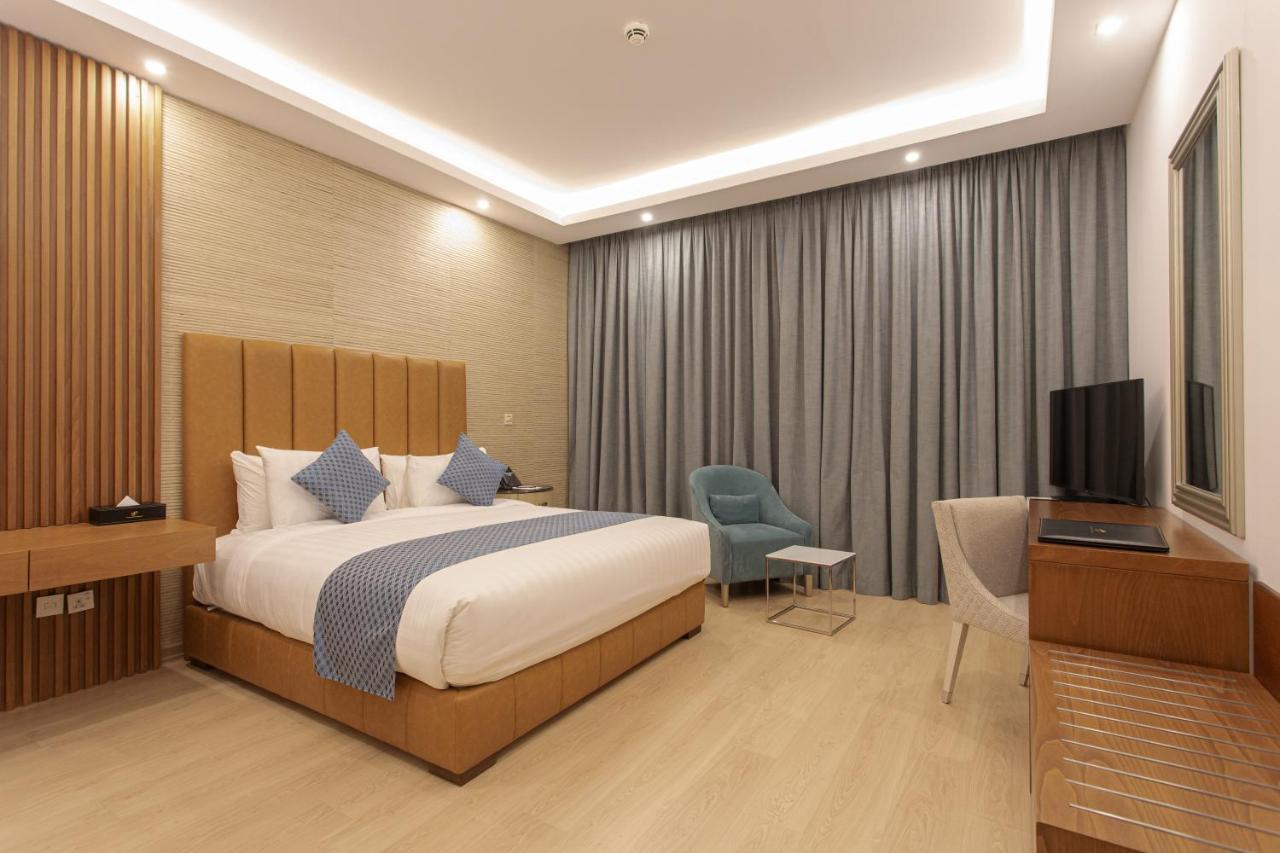 Sarwat Park Hotel Riyadh - Diplomatic Quarter Bagian luar foto