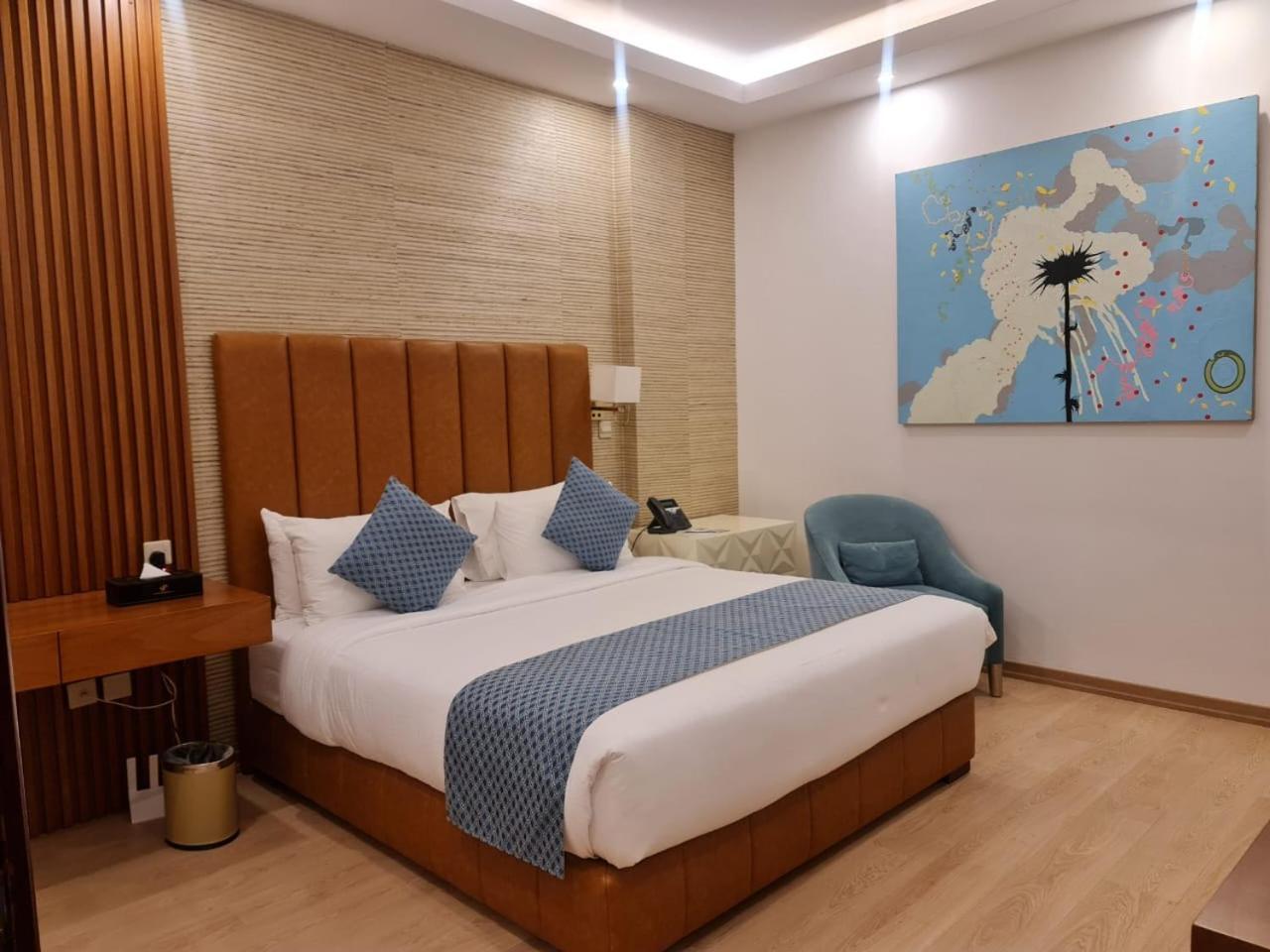 Sarwat Park Hotel Riyadh - Diplomatic Quarter Bagian luar foto